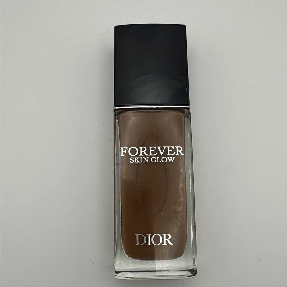 Dior Forever Skin Glow Foundation 7W exp 26/08